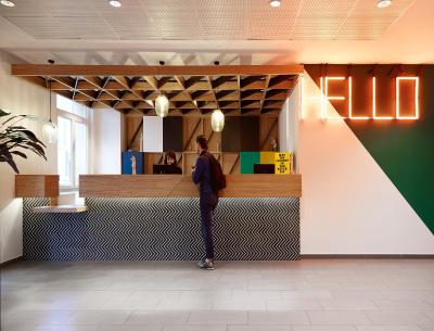 هتل باریر ل فوکتز پاریز