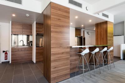 هتل باریر ل فوکتز پاریز