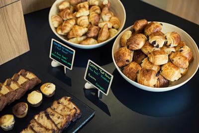 هتل باریر ل فوکتز پاریز