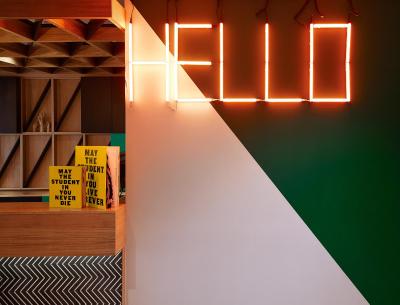 هتل باریر ل فوکتز پاریز