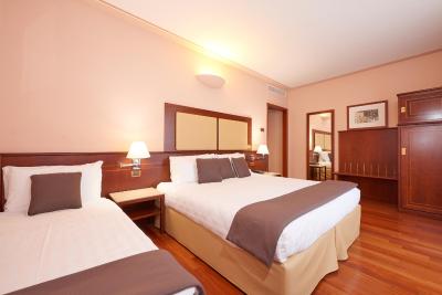 ایلاریا اند رسیدنزا دلالبا