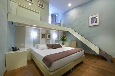 ایلاریا اند رسیدنزا دلالبا