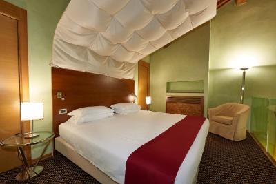 ایلاریا اند رسیدنزا دلالبا