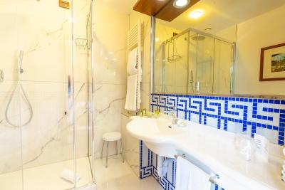 ایلاریا اند رسیدنزا دلالبا