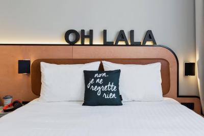 ماکسی پاریز باستیل