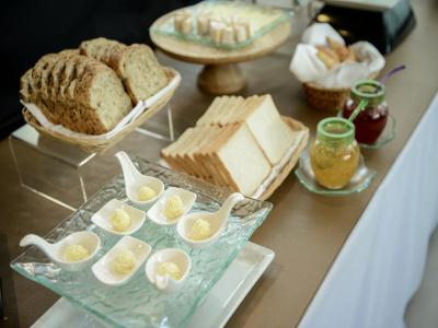 سنتر پوینت سرویسد اپارتمنت تونگ لو