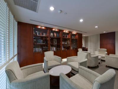 سنتر پوینت سرویسد اپارتمنت تونگ لو