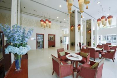 سنتر پوینت سرویسد اپارتمنت تونگ لو