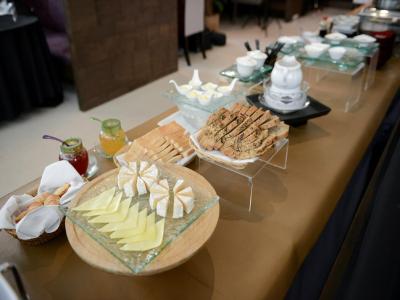 سنتر پوینت سرویسد اپارتمنت تونگ لو