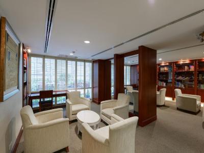 سنتر پوینت سرویسد اپارتمنت تونگ لو