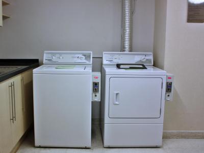 سنتر پوینت سرویسد اپارتمنت تونگ لو