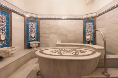 کروانسار ترمال-کنونشن سنتر اند اسپا