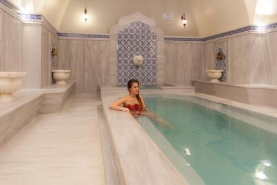 کروانسار ترمال-کنونشن سنتر اند اسپا