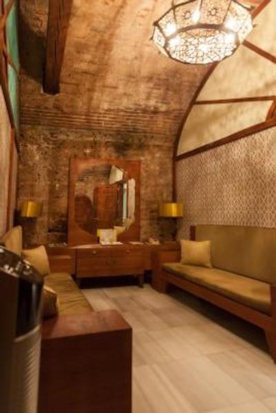 کروانسار ترمال-کنونشن سنتر اند اسپا