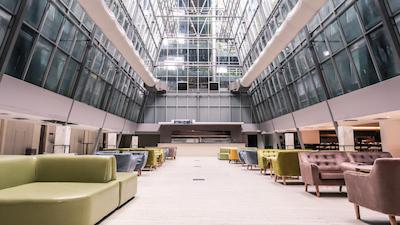 دز هتل اند سویتز بای ویندهام فراسر بوسینز پارک