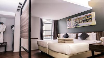 دز هتل اند سویتز بای ویندهام فراسر بوسینز پارک