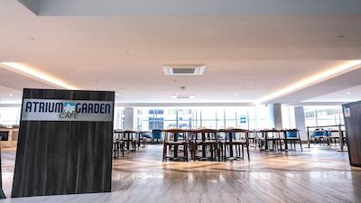 دز هتل اند سویتز بای ویندهام فراسر بوسینز پارک