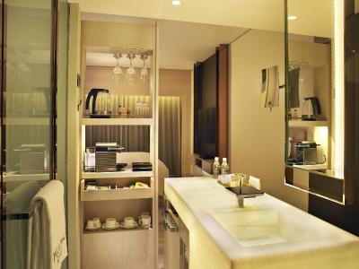 نائومی سنگاپور