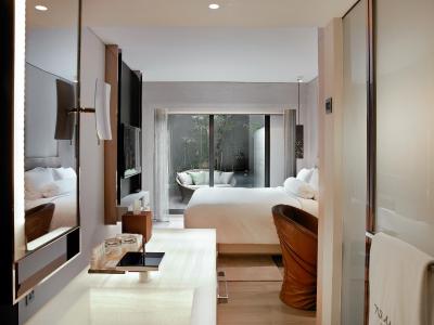 نائومی سنگاپور