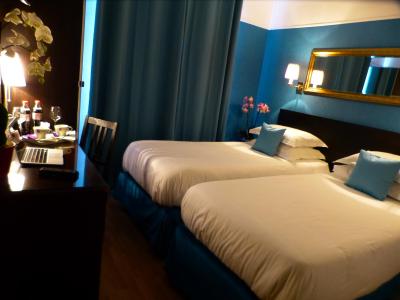 تاماریز هتل پاریز