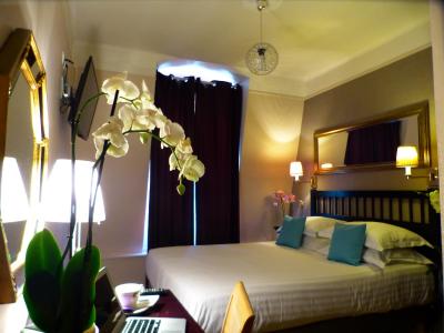 تاماریز هتل پاریز