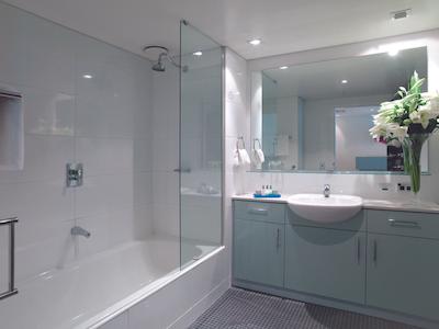 ادینا اپارتمنت هتل پرد