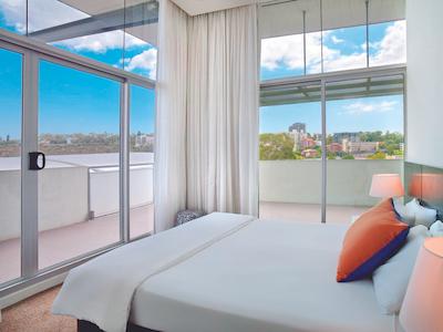 ادینا اپارتمنت هتل پرد