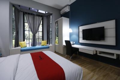 ردورز پرمیوم نیر رز پندک اینداه