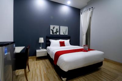 ردورز پرمیوم نیر رز پندک اینداه