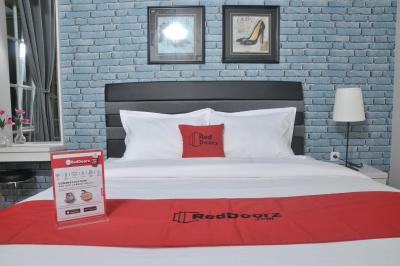 ردورز پرمیوم نیر رز پندک اینداه