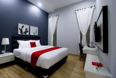 ردورز پرمیوم نیر رز پندک اینداه