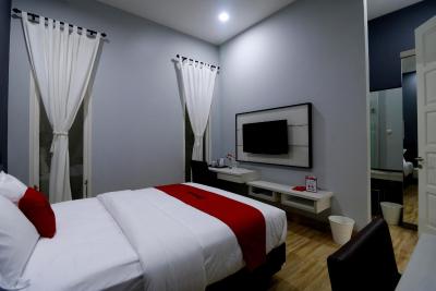 ردورز پرمیوم نیر رز پندک اینداه