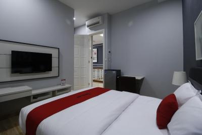 ردورز پرمیوم نیر رز پندک اینداه