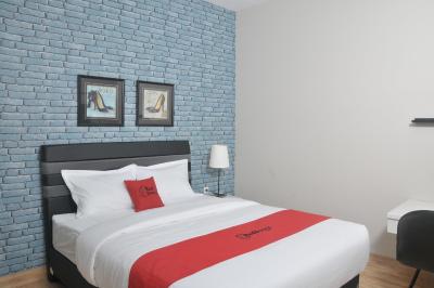 ردورز پرمیوم نیر رز پندک اینداه