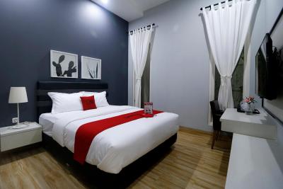 ردورز پرمیوم نیر رز پندک اینداه