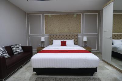 ردورز پرمیوم نیر رز پندک اینداه