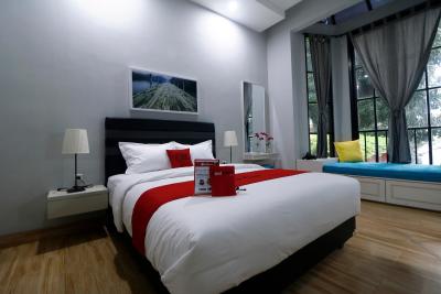 ردورز پرمیوم نیر رز پندک اینداه