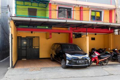 ردورز نیر گاجاه مادا پلازا 2