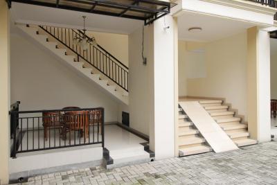 ردورز نیر مرکو بوانا ونیورسیتی