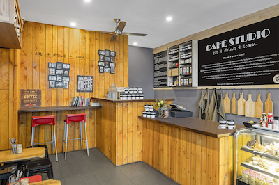 ادینا اپارتمنت هتل پرد باراک پلازا