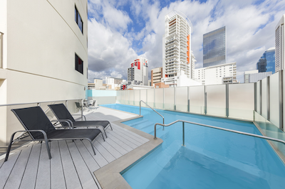 ادینا اپارتمنت هتل پرد باراک پلازا