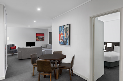 ادینا اپارتمنت هتل پرد باراک پلازا