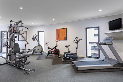 ادینا اپارتمنت هتل پرد باراک پلازا