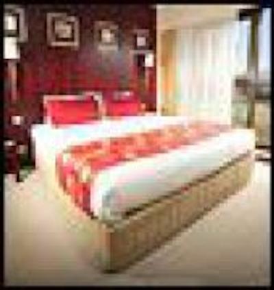 رامادا هتل اند سویتز نومیا