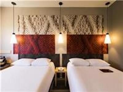 ایبیز ترئون