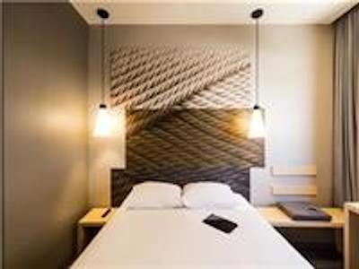 ایبیز ترئون