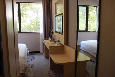 لاوند هتل شانگهای هوامو