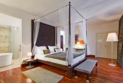 مامیسون آل-سوئیتس اسپا هتل پوکروکا