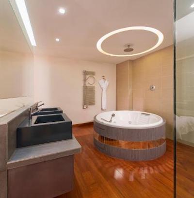 مامیسون آل-سوئیتس اسپا هتل پوکروکا