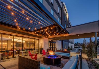 هم2 سویتز بای هیلتون رنو